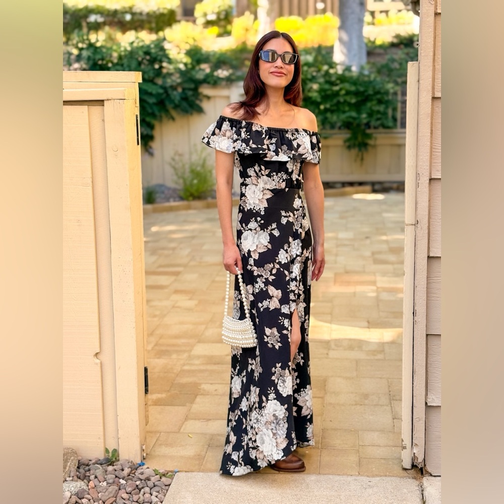 🎉HP🎉 Off The Shoulder Slit Floral Maxi Dress - Picture 7 of 16